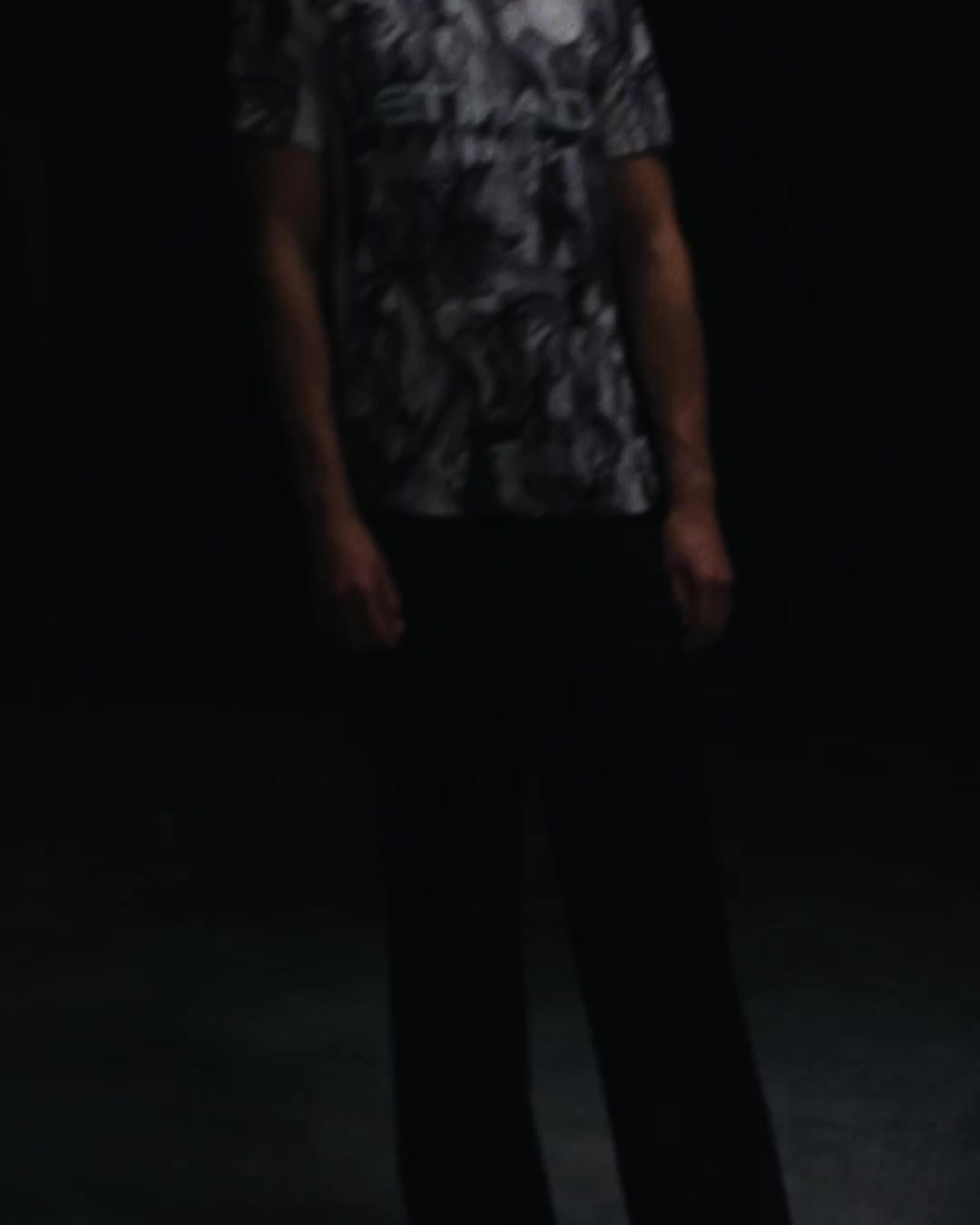 开云中国-打几分？曼城官方发布马年系列服饰，庆祝中国农历新年