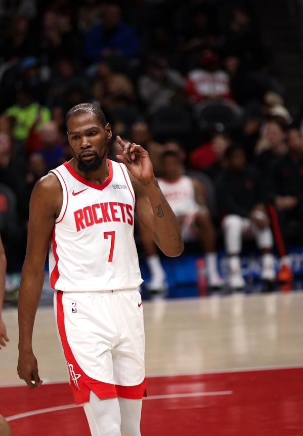 杜兰特背靠背31+3+5抢断难救主，申京11中3阿门8分，火箭不敌黄蜂